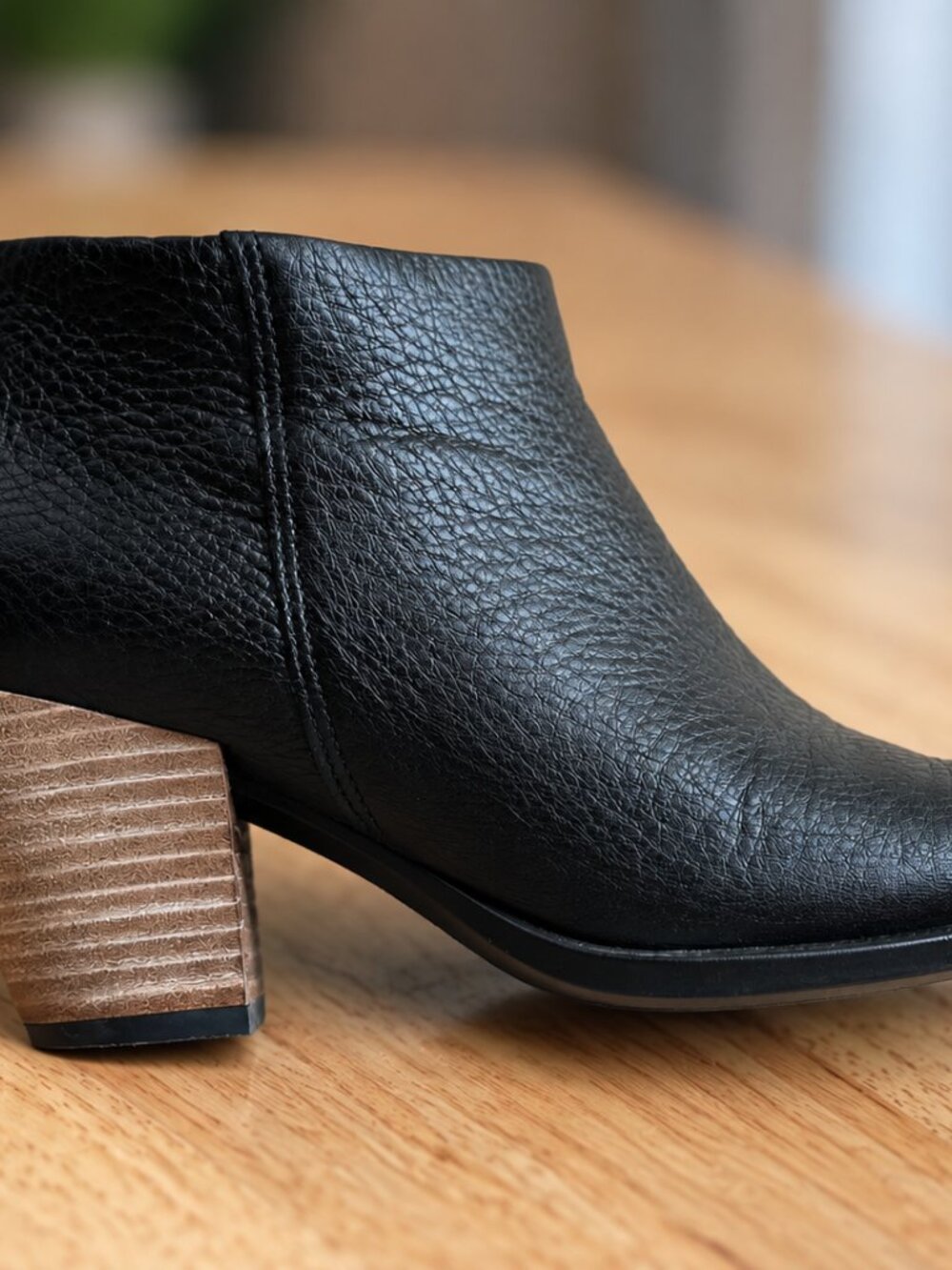ECCO Black Leather Ankle Booties Size 7 Block Heel Side Zip - Picture 15 of 16